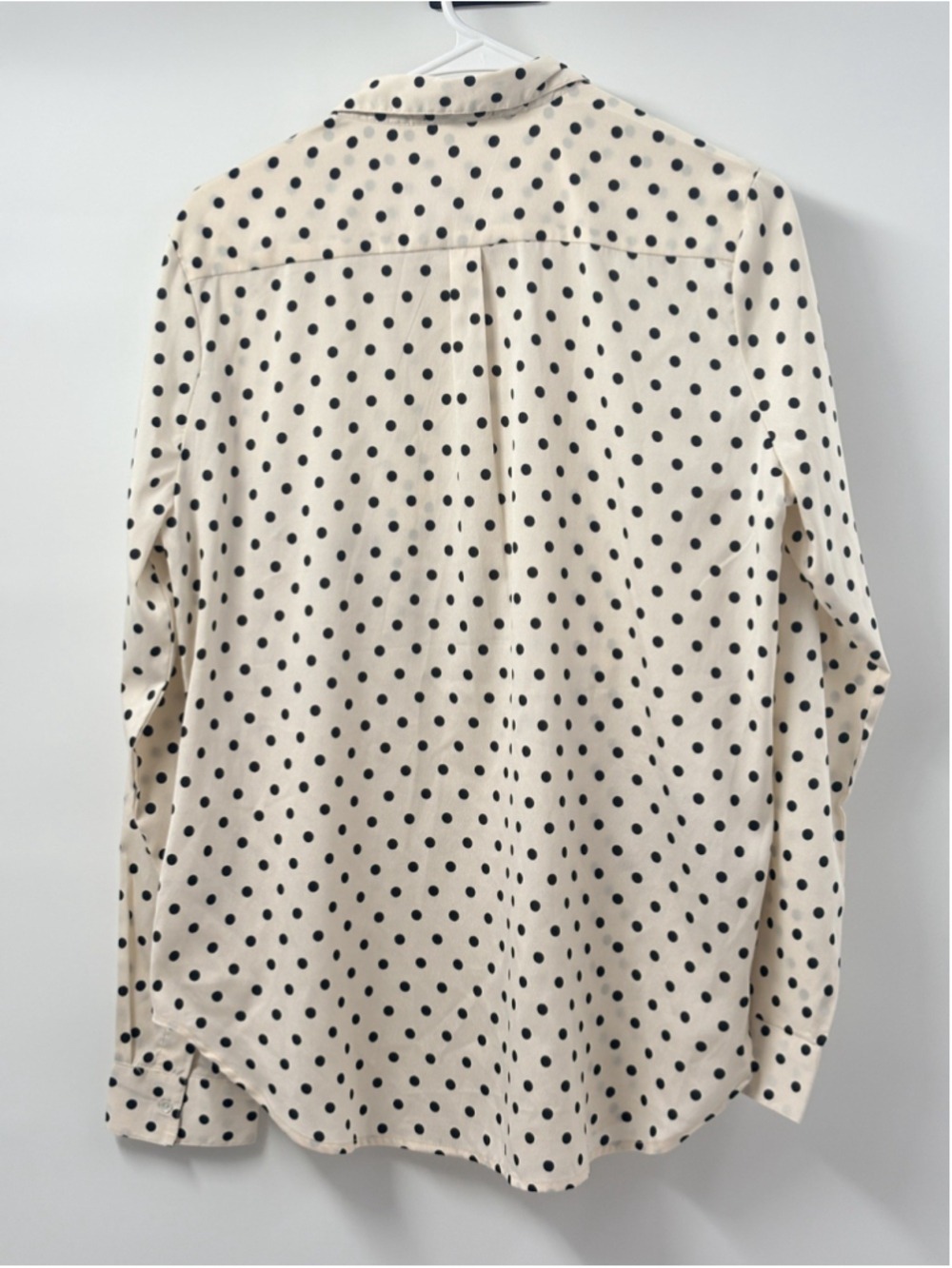 Kut from the Kloth Cream with Black polka dot collared button up long sleeve M - Picture 2 of 8